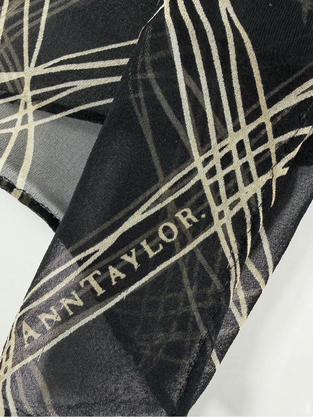 Ann Taylor 100% Silk Sheer Scarf Black Ivory Abstract Plaid 42x15 Made in Japan - Picture 4 of 8